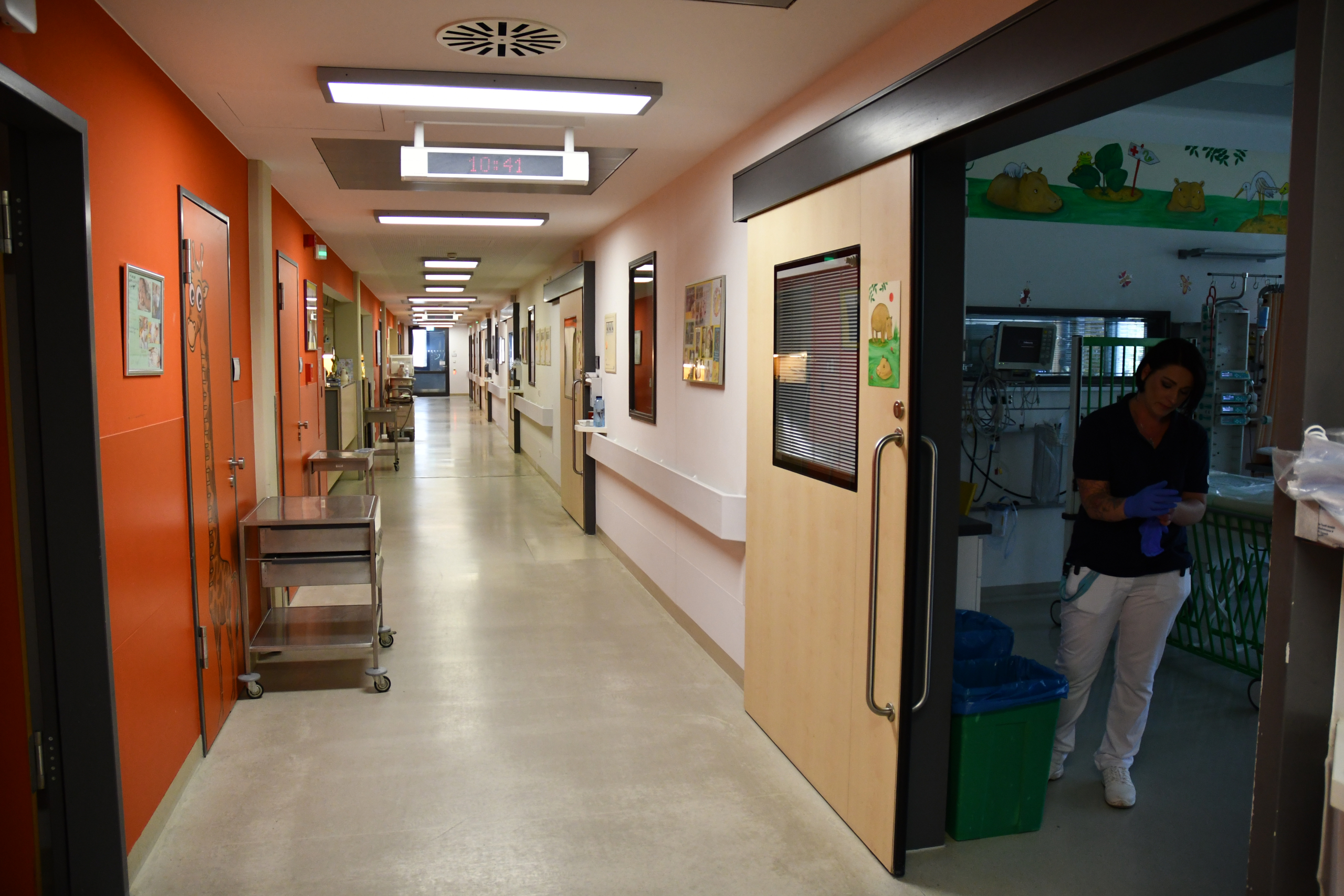 Reinigen auf der Kinderintensivstation im UKL