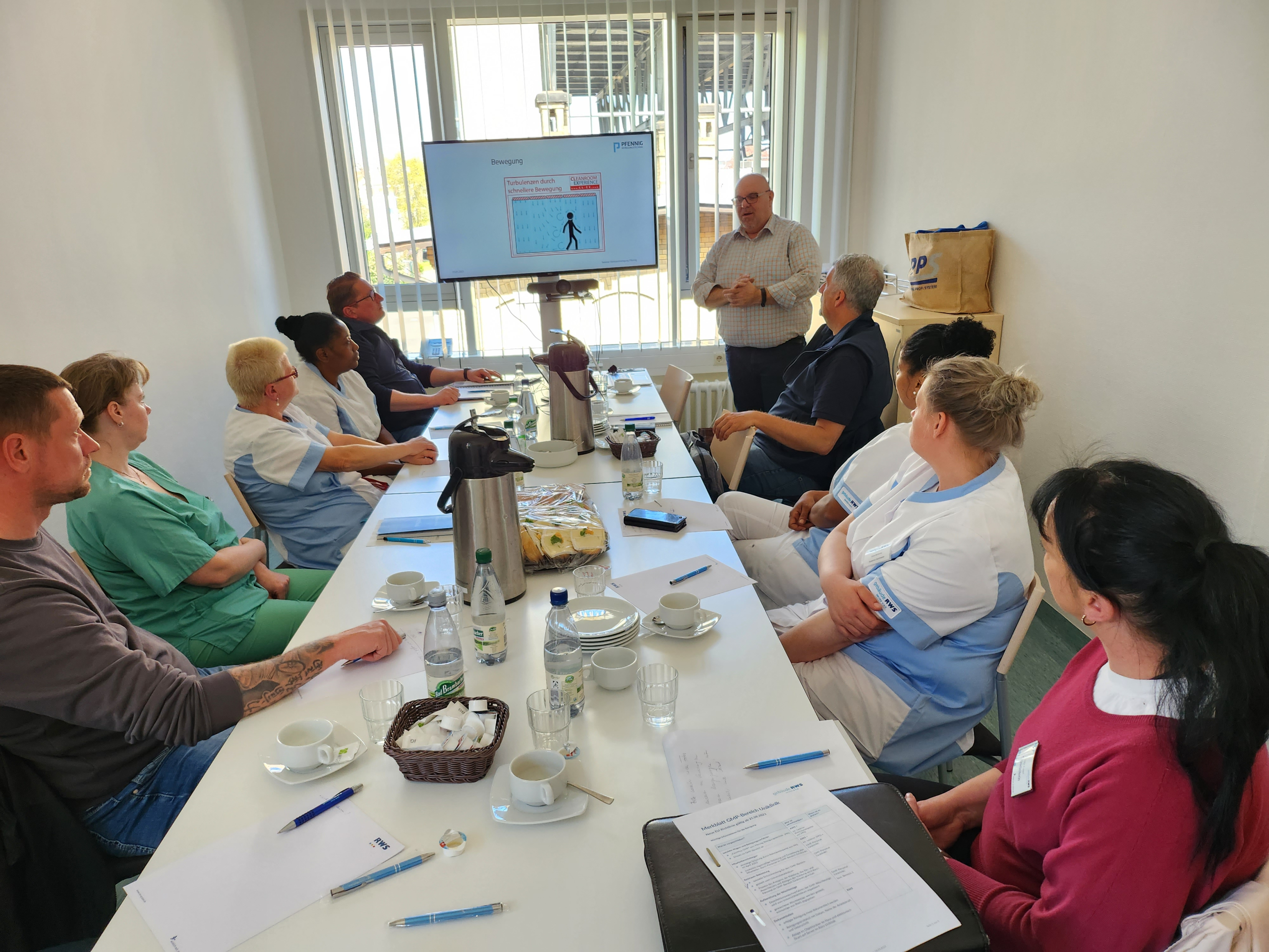 Schulung zur Reinrraumreinigung Einschleusen und Ausschleusen