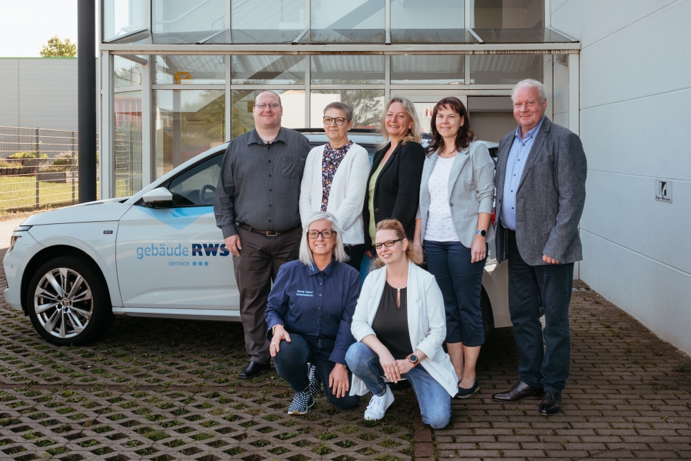 das Team der Niederlassung Erfurt mit Gebietsleitern, Sektratariat, Vertrieb, und der Niederlassungsleiter