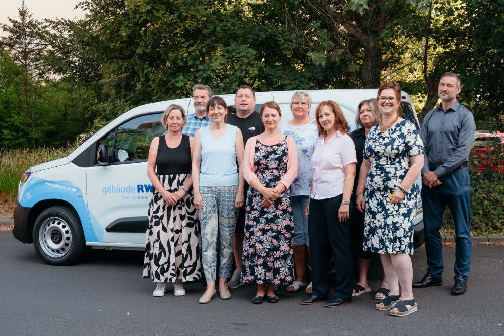 das Team der Niederlassung Dresden mit Gebietsleitern, Sektratariat, Vertrieb, und dem Niederlassungsleiter