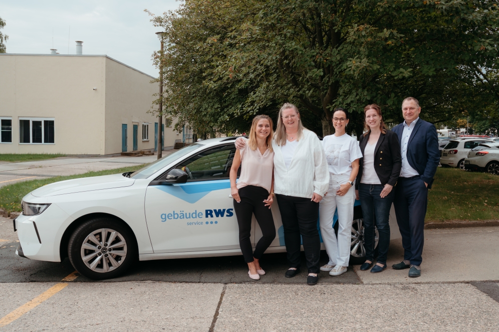 das Team der Niederlassung Chemnitz mit Gebietsleitern, Sektratariat, Vertrieb, und dem Niederlassungsleiter