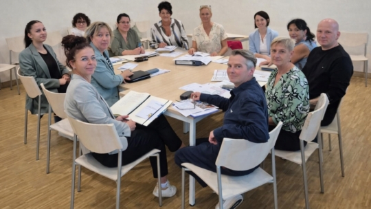 Das Team der RWS Gebäudeservice GmbH Niederlassung Leipzig bei der letzten Teambesprechung vor dem großen Start der Unterhaltsreinigung am Universitätsklinikum Leipzig.